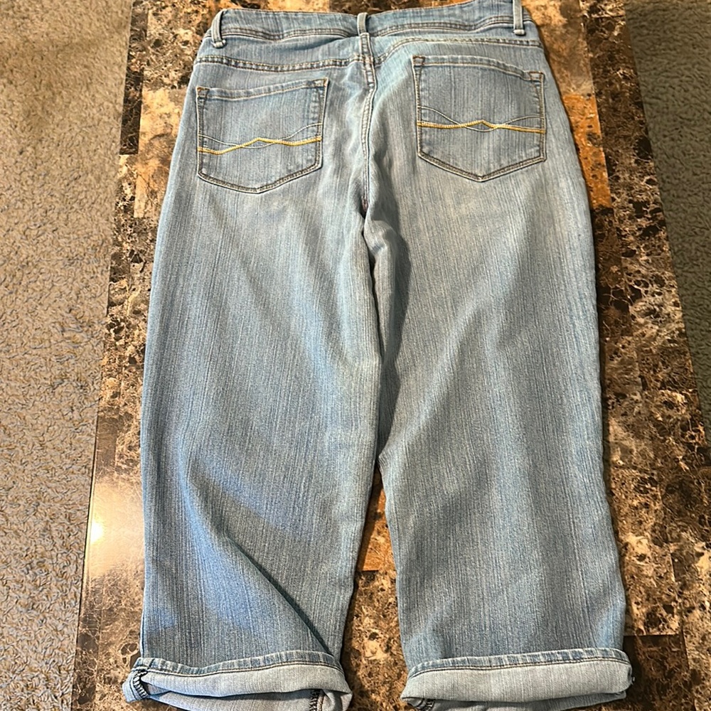 Faded Glory light blue Jean capris